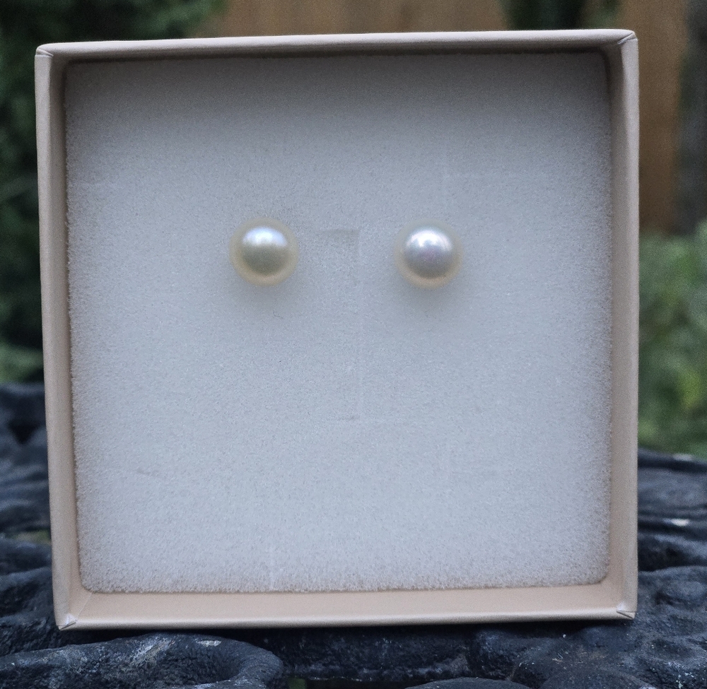 Elegant Freshwater Pearl 3/8 Inch Stud Earrings - Picture 2 of 2